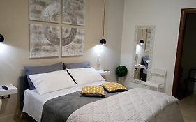 Casa Oria Friendly